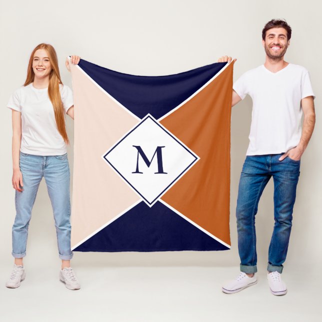 Couverture Polaire Élégant MONOGRAM géométrique | Navy Tan Cream (En situation)