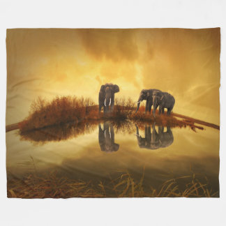 Couverture Polaire Éléphant dans le coucher du soleil