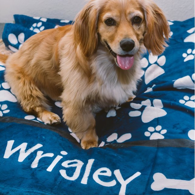 Couverture Polaire Empreintes de pattes-cadeaux de chien personnalisé (BEST DOG GIFT EVER! Personalized cozy dog blankets. Select your fave color and add your pups name.)
