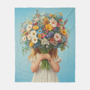 Couverture Polaire Enfant tenant un bouquet Fleur sauvage luxuriant