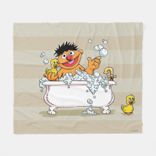 Couverture Polaire Ernie vintage dans la baignoire