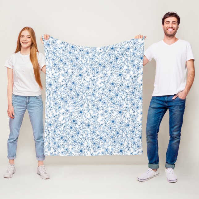 Couverture Polaire Esthétique florale bleue et blanche (En situation)