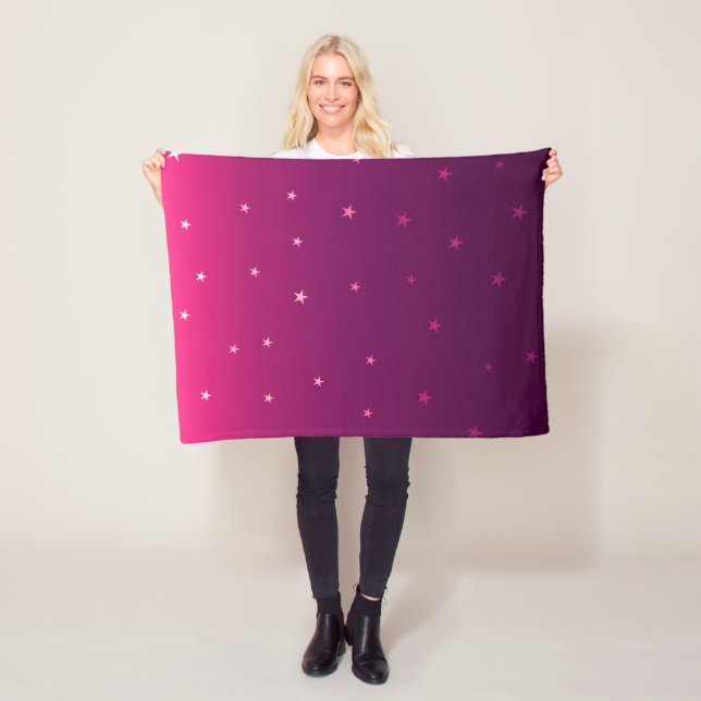 Couverture Polaire Étoiles violettes ombres (En situation)