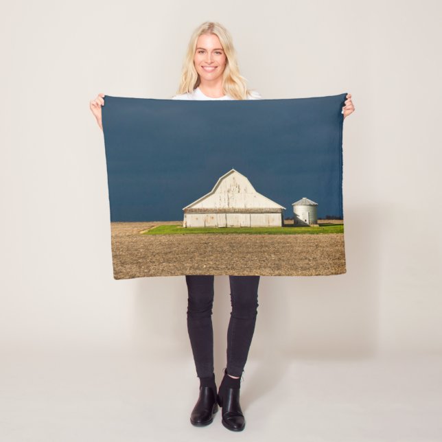 Couverture Polaire Fermes | Grange blanche & Silo (En situation)