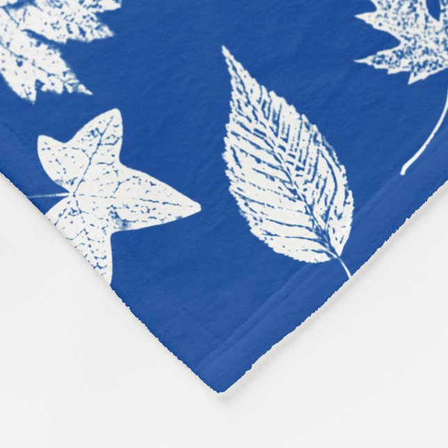 Couverture Polaire Feuilles d'automne - blanc et bleu cobalt (Coin)