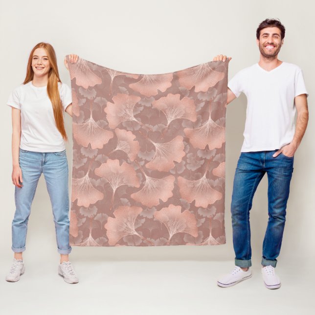 Couverture Polaire Feuilles de Ginkgo Blush Romantique Botanique Or (En situation)