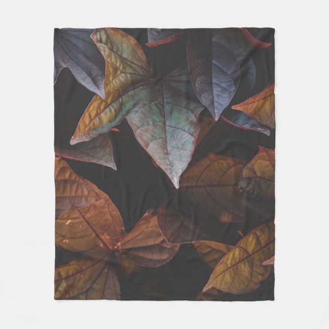 COUVERTURE POLAIRE FEUILLES ROUGE ET VERT SUR ARRIÈRE - PLAN NOIR (Devant)