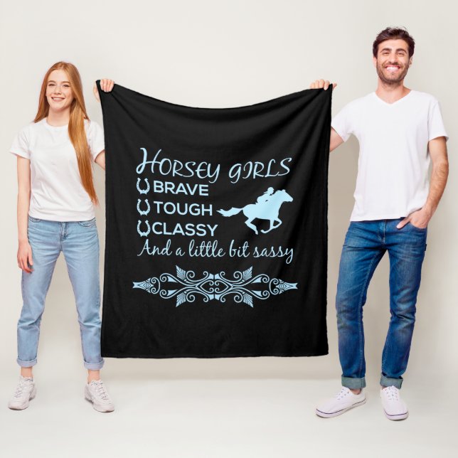 Couverture Polaire Fille de cheval courageuse et classe en bleu clair (En situation)