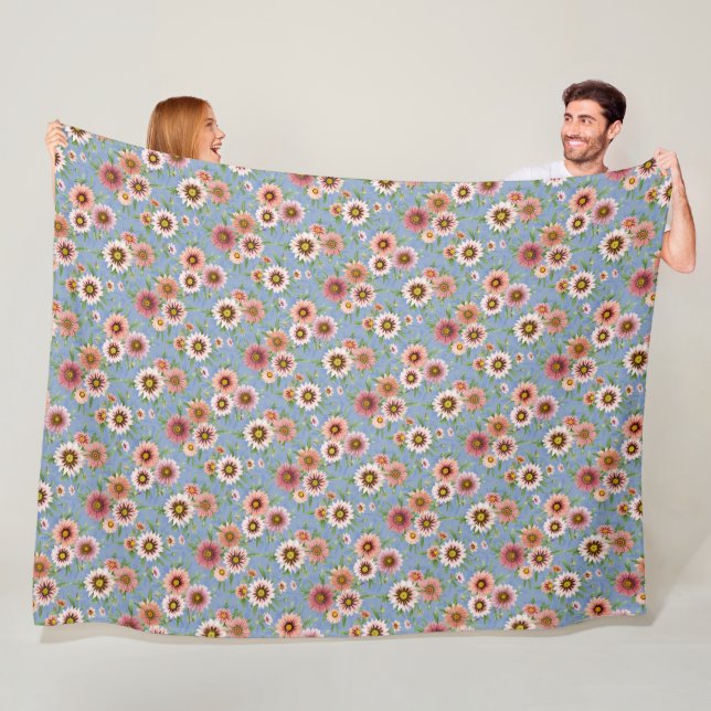 Couverture Polaire Fleur de Marguerite (En situation)