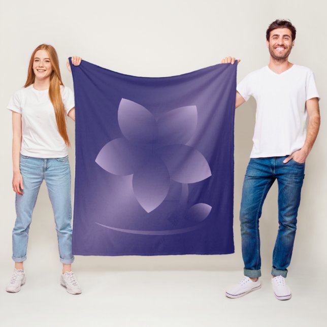 Couverture Polaire Fleur violette (En situation)