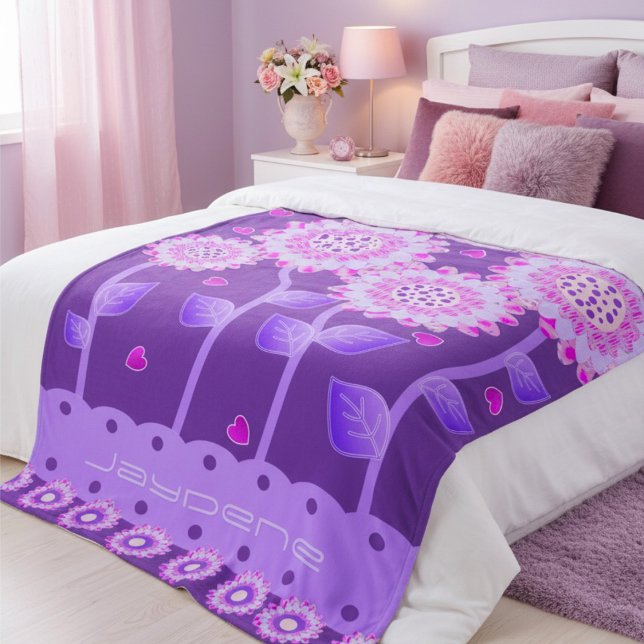 Couverture Polaire Fleurs avec cœurs en violet et rose (Love pink & purple? Then this is waiting for you. Customize it for yourself or create a pretty gift.)