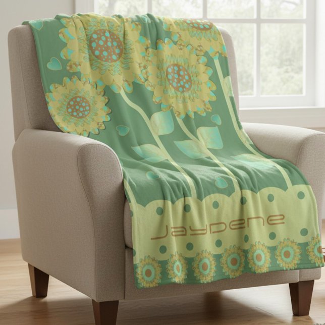 Couverture Polaire Fleurs avec des cœurs en vert et marron caramel (Cute & different big flower blanket with a place to personalize it with anything you want.)