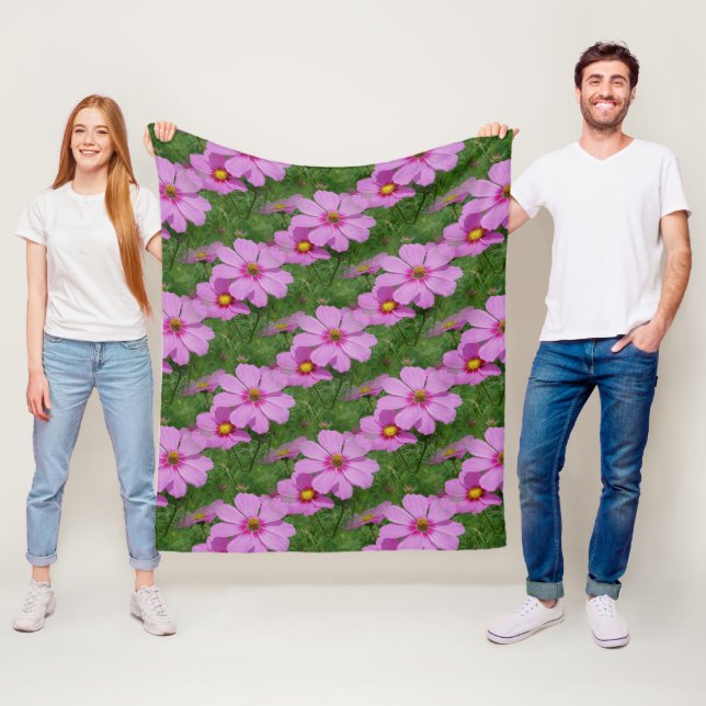 Couverture Polaire Fleurs de Cosmos rose Motif naturel (En situation)