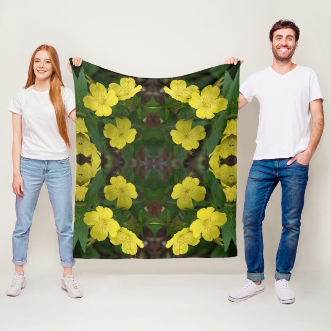 Couverture Polaire Fleurs de Primrose Jaune Abstraites (En situation)