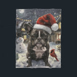 Couverture Polaire French Bulldog Winter Wonderland Christmas Joie<br><div class="desc">Ce design festif reflète l'esprit joyeux de la période des fêtes, avec un adorable petit portant un chapeau de Père Noël. Le chien est niché dans un pays des merveilles hivernales, avec un bonhomme de neige, un sapin de Noël décoré et des cadeaux joliment emballés. Les flocons de neige tombent...</div>