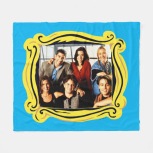 Couverture Polaire FRIENDS™   Cast assis dans l'appartement de Monica