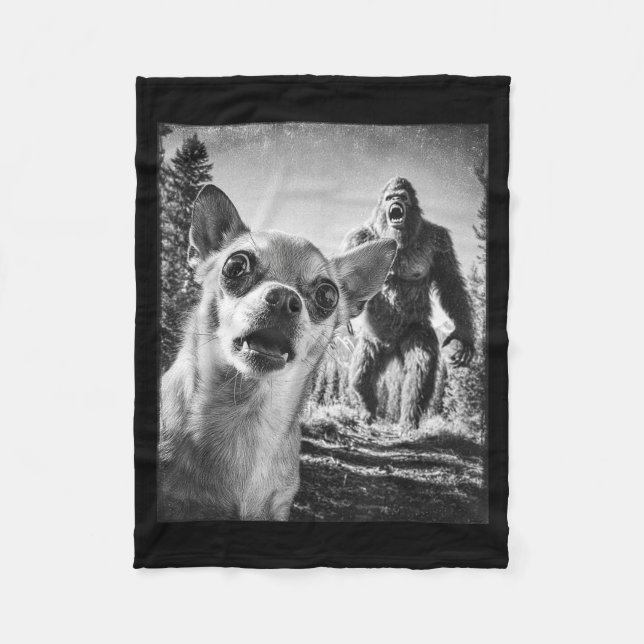 Couverture Polaire Funny Chihuahua Selfie With Bigfoot Sasquatch Cryp (Devant)