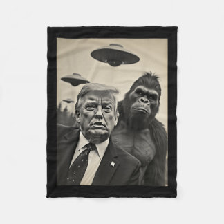 Couverture Polaire Funny Trump Bigfoot Selfie Avec Ufos Alien Étrange