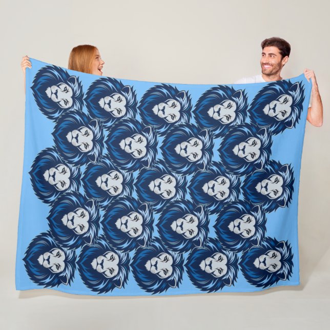 Couverture Polaire Geste du Lion Bleu (En situation)
