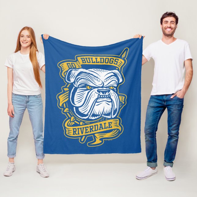 Couverture Polaire Go Bulldogs - Riverdale Mascot Banner (En situation)
