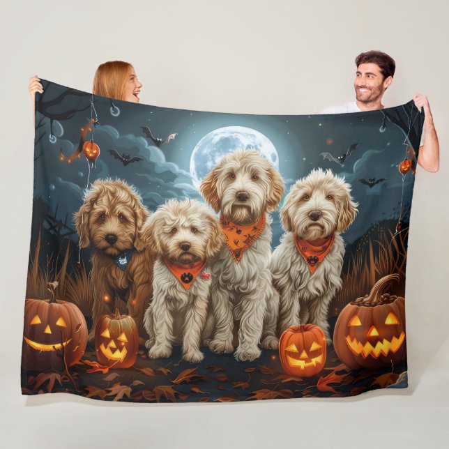 Couverture Polaire Goldendoodle Halloween Éffrayant (En situation)