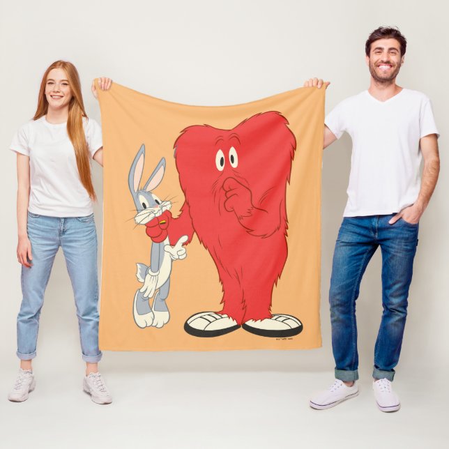 Couverture Polaire Gossamer Holding BUGS BUNNY™ (En situation)