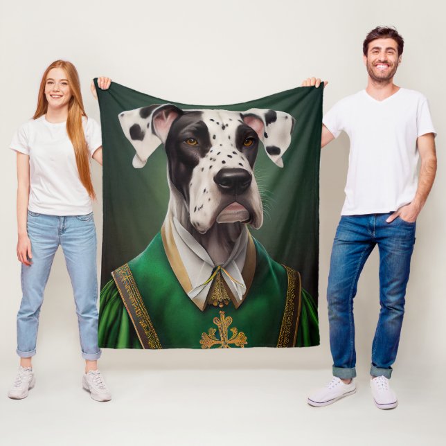 Couverture Polaire Grand Danois en robe de la Saint-Patrick (En situation)
