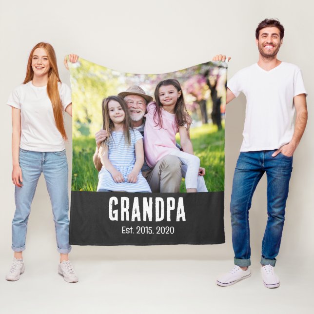 Couverture Polaire Grandpa Established White Script Photo (En situation)