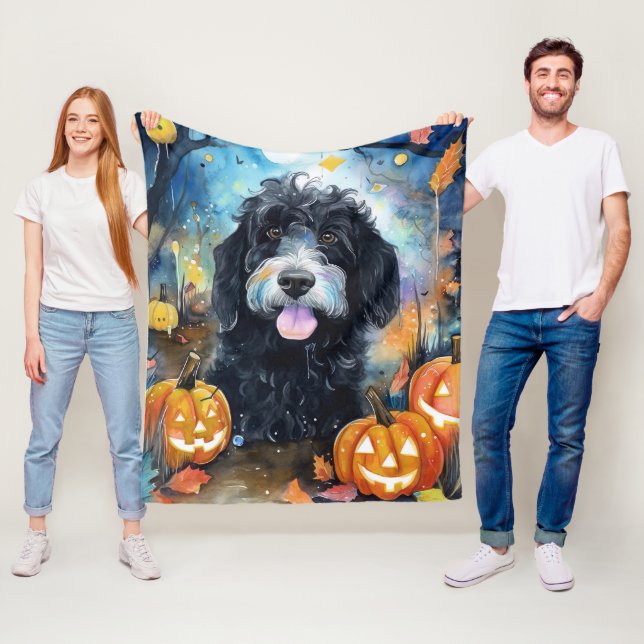 Couverture Polaire Halloween Bernedoodle Avec La Peur Citrouille (En situation)