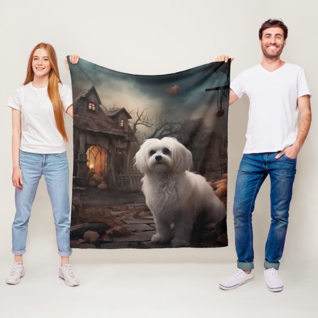 Couverture Polaire Halloween maltais effrayant (En situation)