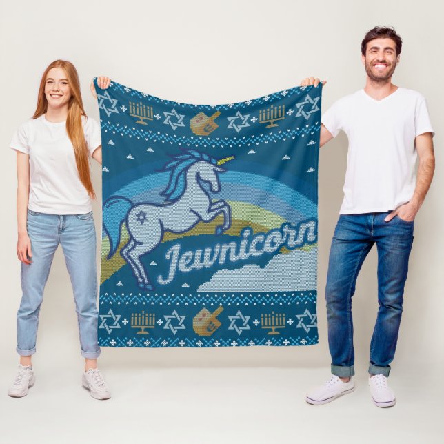 Couverture Polaire Hanoukka laid Unicorn Jewnicorn (En situation)