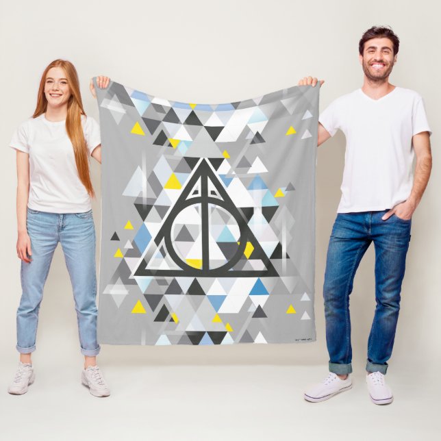 Couverture Polaire Harry Potter | Geometric Deathly Hallows (En situation)
