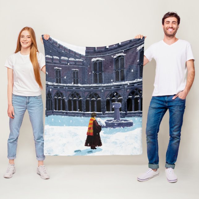 Couverture Polaire HARRY POTTER ™ & Hedwig dans la cour de HOGWARTS ™ (En situation)