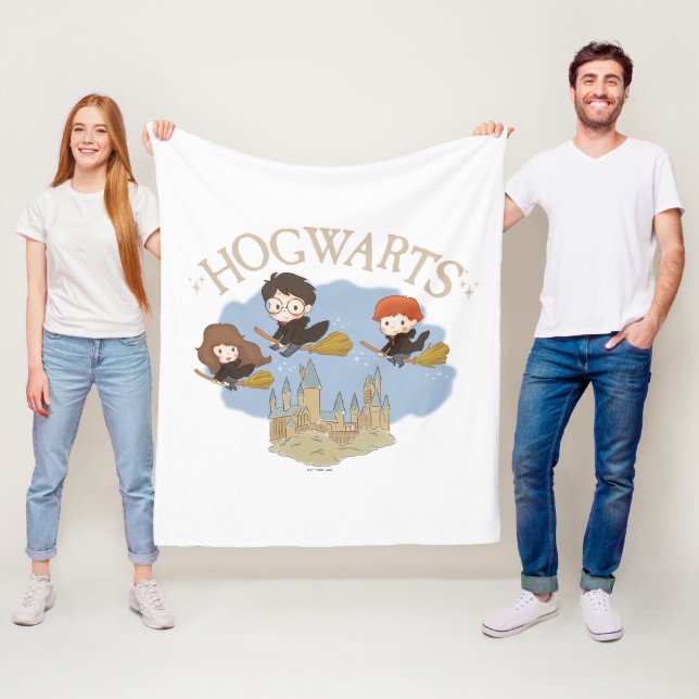 Couverture Polaire HARRY POTTER™, Hermione & Ron Fly Over HOGWARTS™ (En situation)