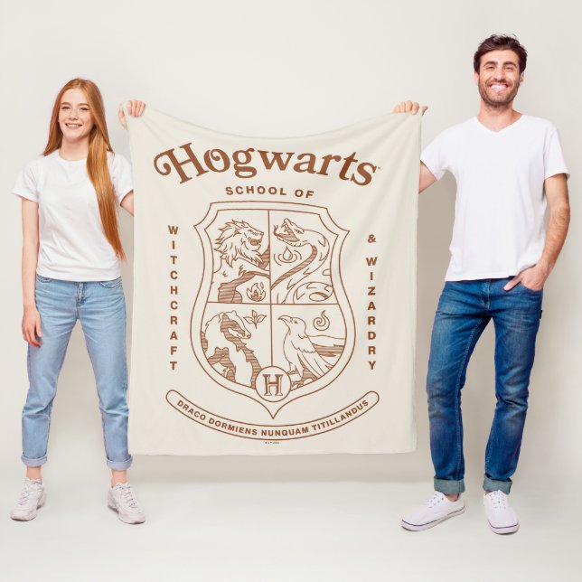 Couverture Polaire HOGWARTS™ School of Witchcraft and Wizardry Crest (En situation)