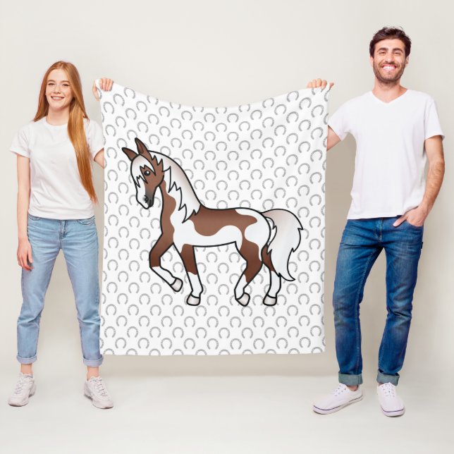 Couverture Polaire Illustration de dessin animé de cheval trottant Pi (En situation)