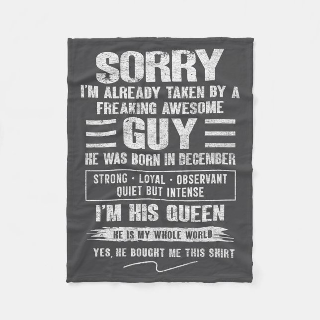 Couverture Polaire I'm Taken By Freaking Awesome Guy Born In December (Devant)