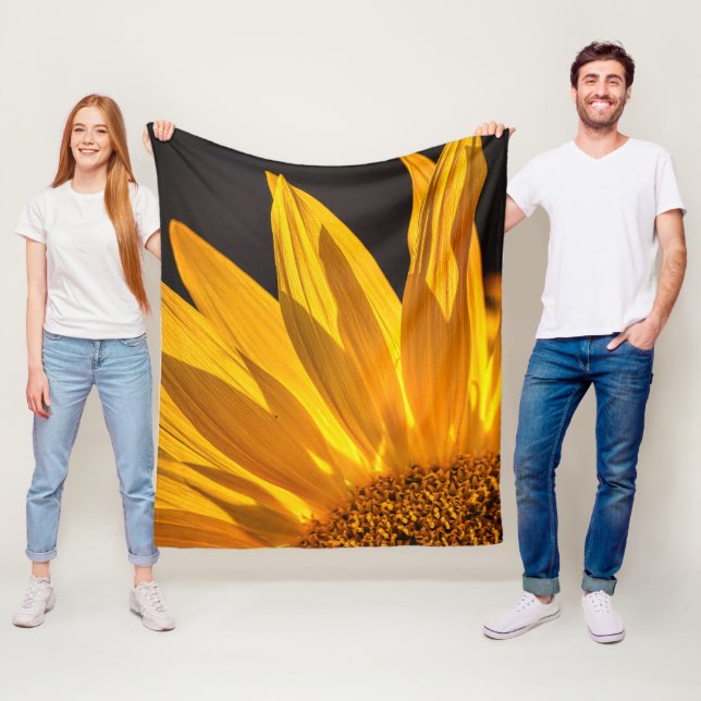 Couverture Polaire Image de Tournesol Jaune Élégance Inspirée de la N (En situation)