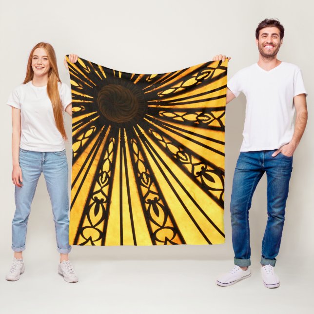 Couverture Polaire Impression radiale jaune et noire (En situation)