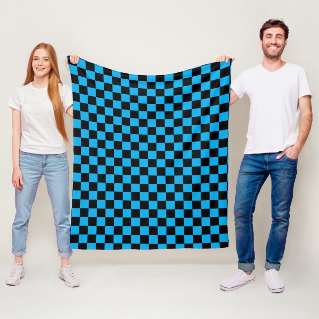 Couverture Polaire Imprimé à carreaux bleus et noirs (En situation)