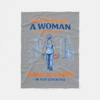 Couverture Polaire Infirmière N'Sous-estimez Jamais Une Femme Dan
