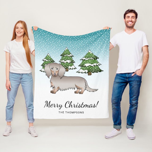 Couverture Polaire Isabella & Tan Long Hair Dachshund Forêt d'Hiver (En situation)
