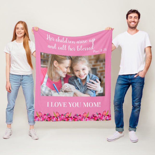 Couverture Polaire J'aime maman verset biblique chrétien rose (En situation)