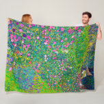Couverture Polaire Jardin Italien, Gustav Klimt<br><div class="desc">Gustav Klimt (14 juillet 1862 - 6 février 1918) était un peintre symboliste autrichien et l'un des membres les plus importants du mouvement de sécession de Vienne. Klimt est réputé pour ses peintures, ses peintures murales, ses croquis et autres objets d'art. En plus de ses oeuvres figuratives, qui comprennent des...</div>