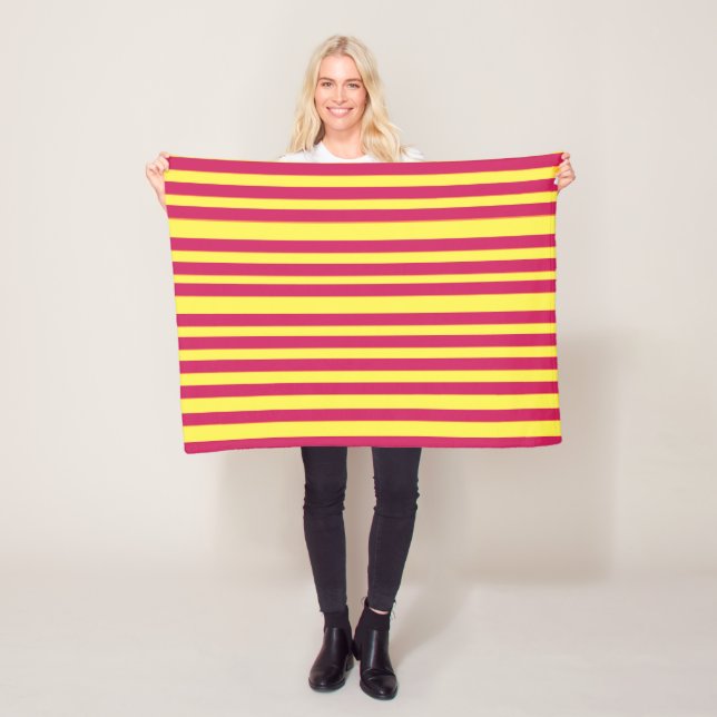 Couverture Polaire Jaune, Rouge Mood Lines Fleece Blanche (En situation)