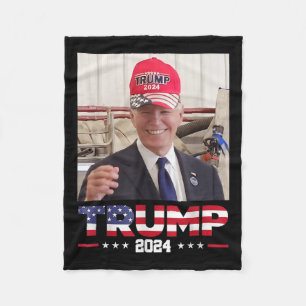 Couverture Polaire Joe Biden Portant Un Casquette Trump