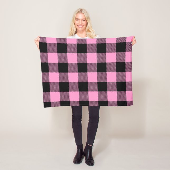 Couverture Polaire Joli Chèque de Buffle Rose et Noir (En situation)