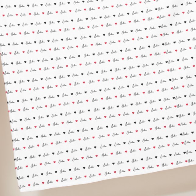 Couverture Polaire Julia nom de coutume répété avec les coeurs rouges (Créateur téléchargé)