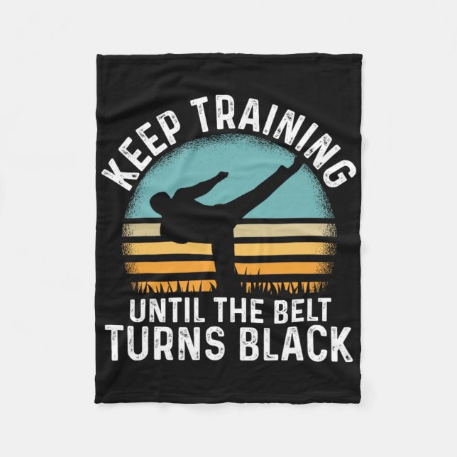 Couverture Polaire Keep Training Until The Belt Turns Black Retro Kar (Devant)