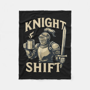 Couverture Polaire Knight Shift Renaissance Festival Café médiéval